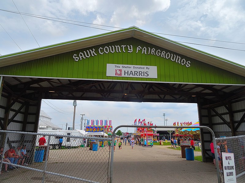 File:2015 Sauk County Fairgrounds Entrance - panoramio.jpg