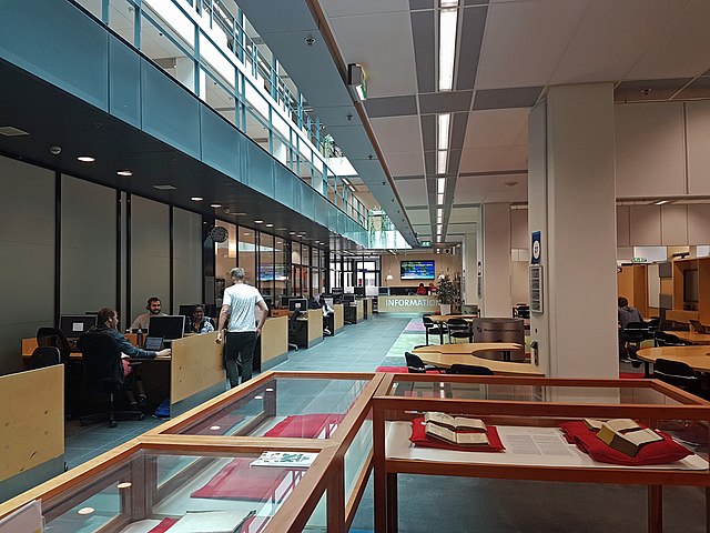 640px-2017_Maastricht,_Universiteitsbibliotheek,_locatie_binnenstad_03.jpg (640Ã480)