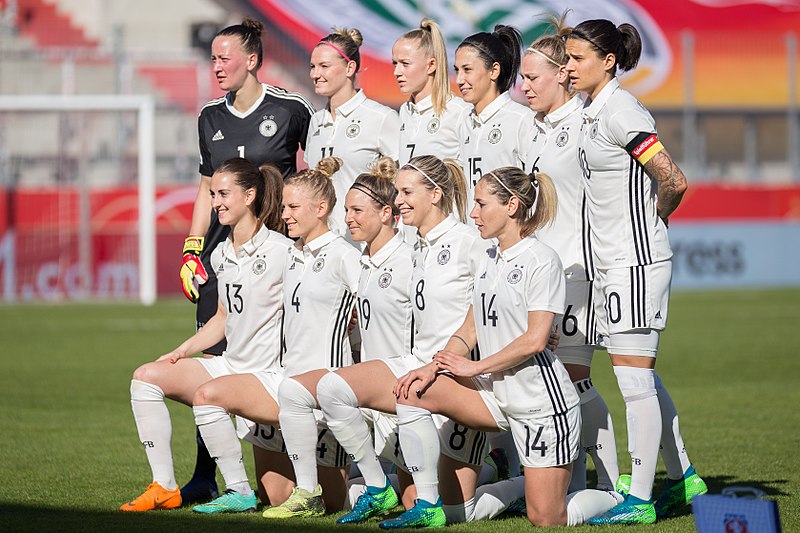 File:2018-04-07 Fußball, Frauen, Länderspiel, Deutschland - Tschechien - StP 3101 LR7,5 by Stepro.jpg