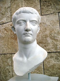 פסל של הקיסר טיבריוס
