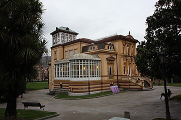 Archivo:AS._Palacio_Villa_Magdalena._Oviedo_02.jpg