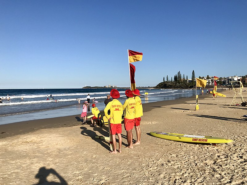 File:Alexandra Headland Surf Life Savers at Alexandra Headland Beach, Queensland 03.jpg