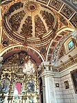 Altar y cúpula de la Ermita de la Salud de Plasencia.jpg