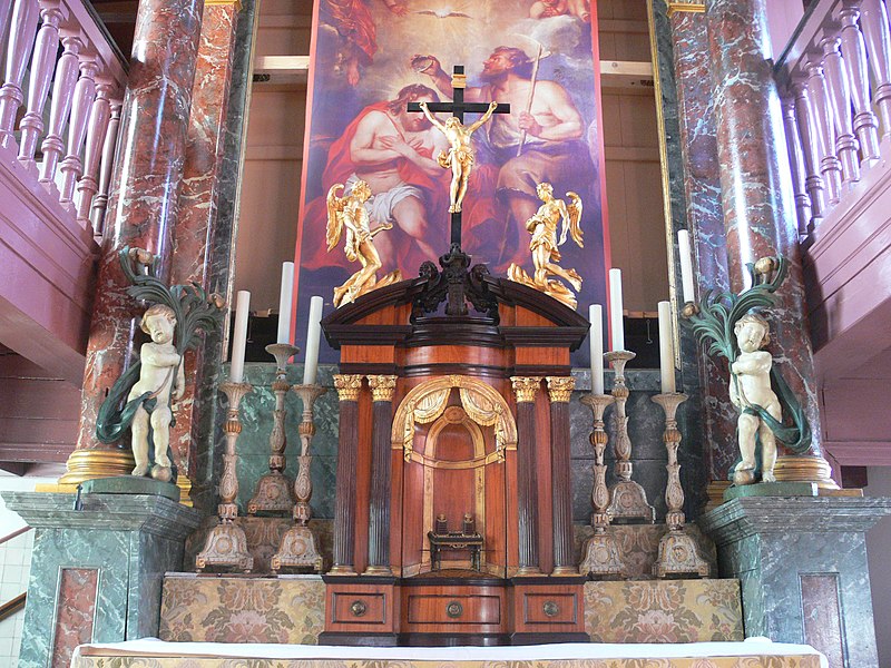 File:Amsterdam - Museum Ons' Lieve Heer op Solder - altar (front).JPG
