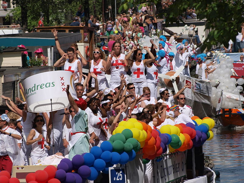 File:Amsterdam Gay Pride 2013 boat no25 Andreas ziekenhuis OLVG ziekenhuis zorgverzekeraars pic2.JPG