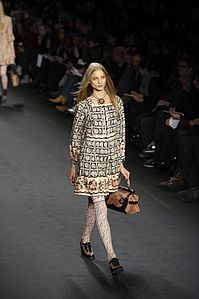 Anna Sui Outono-Inverno 2010 100.jpg