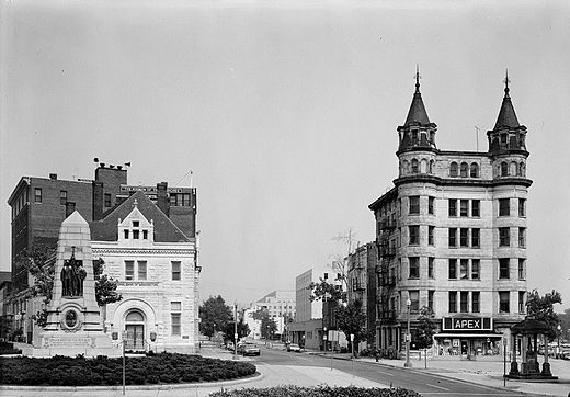 Washington's Temperance Fountain (lower right corner) for years sat in front of the Apex Liquor Store, housed in the Central National Bank Building.