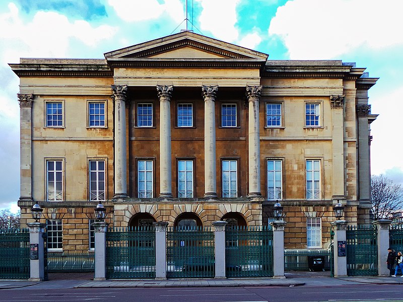 File:Apsley House (12459900864).jpg