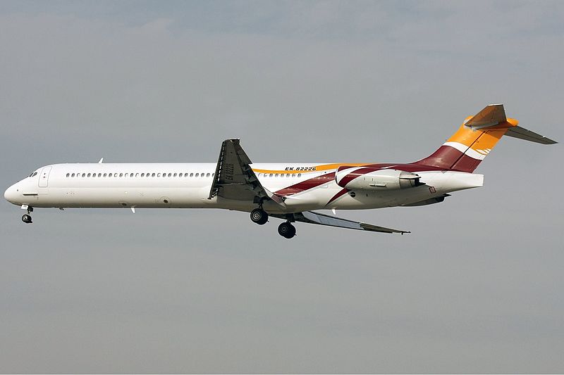 File:Ararat International Airlines McDonnell Douglas MD-82 Sharifi-2.jpg