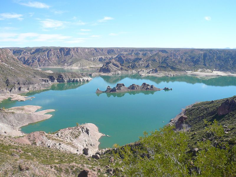 File:Argentina paisaje laguna.jpg