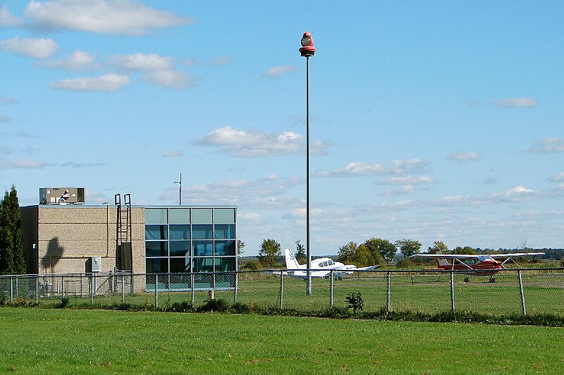 File:Arnprior Airport.JPG