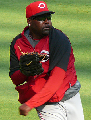 <span class="mw-page-title-main">Arthur Rhodes</span> American baseball player (born 1969)