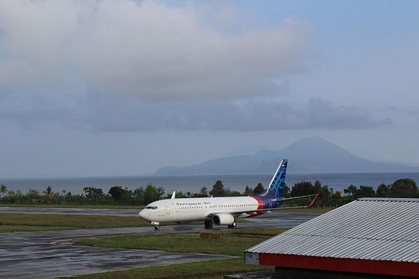 Sriwijaya Air Boeing 737-800 taxiing