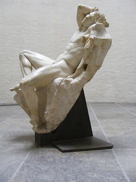 File:Barberinischer Faun Saal des Faun - Barberini Faun with socket.JPG