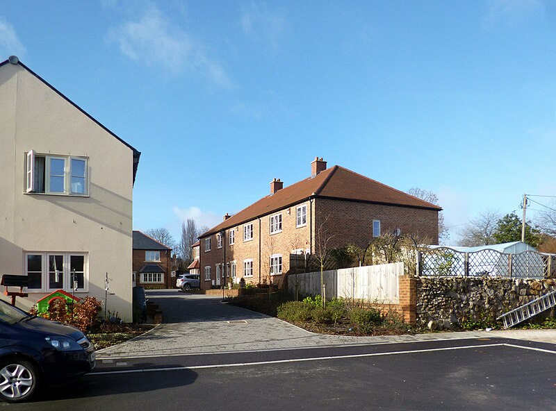 File:Barnes Yard, Aldbourne - geograph.org.uk - 3871250.jpg