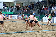 Deutsch: Beachhandball Europameisterschaften 2019 (Beach handball Euro); Tag 5: 6. Juli 2019 – Frauen, Platzierungsspiel für die Ränge 17–20, Nordmazedonien-Slowenien 0:2 (10:13, 9:15) English: Beach handball Euro; Day 5: 6 July 2019 – Placement Match/Cross Match for rank 17–20 Women – North Macedonia-Slovenia 0:2 (10:13, 9:15)