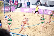 Deutsch: Beachhandball bei den Olympischen Jugendspielen 2018; Tag 6, 12. Oktober 2018; Mädchen, Hauptrundenspiel – Ungarn-Niederlande 2:1 English: Beach handball at the 2018 Summer Youth Olympics at 12 October 2018 – Girls Main Round – Hungary-Netherlands 2:1