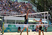 Deutsch: Beachvolleyball bei den Olympischen Jugendspielen 2018; Tag 11, 17. Oktober 2018; Jungen, Spiel um Platz 3 – Argentinien-Ungarn 2:0 (21–15/21–15) English: Beach volleyball at the 2018 Summer Youth Olympics at 17 October 2018 – Bronze Medal Match – Argentina-Hungary 2:0 (21–15/21–15)