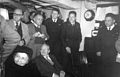 נשיא המדינה יצחק בן-צבי ורעייתו מבקרים בחיל הים. אל"ם זכאי עומד שלישי מימין, 1957.