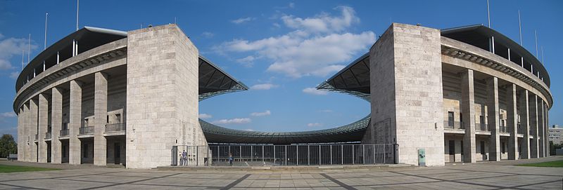 File:Berlin-OlympiastadionSeiteMarathontor1-Asio.jpg