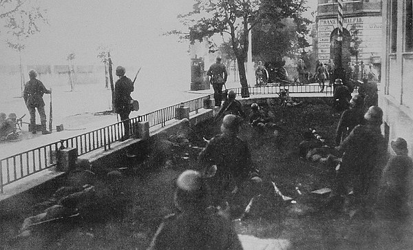 Reichswehr forces fighting insurgents in Myslowitz during the First Silesian Uprising.