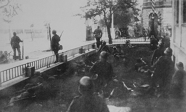 Reichswehr forces fighting insurgents in Myslowitz during the First Silesian Uprising.