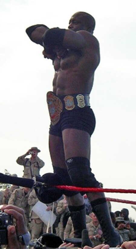 ไฟล์:Bobby_Lashley_-_ECW_Champion.jpg