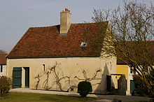 Une petite ferme à deux étages