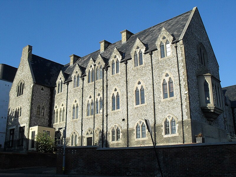 File:Brighton Forum (former Diocesan Training College), Viaduct Road, Brighton (from Southwest).jpg