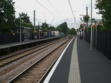 Brondesbury station look east