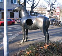 Bronzeplastik Fokus von Angelika Freitag, Düsseldorf Am Wehrhahn Ecke Wielandstraße (1).jpg