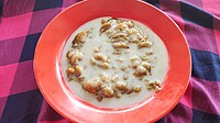 Bahasa Indonesia: Bubur Baayak adalah bubur khas Banjar. Bubur ini, memiliki rasa yang identik manis dan gurih, serta unik karena bentuk adonannya mirip dengan adonan cendol. English: Bubur Baayak is a typical Banjar porridge. This porridge, has an identical sweet and savory taste, and is unique because the dough shape is similar to cendol dough.. Banjar: Bubur Baayak adalah bubur khas Banjar. bubur ini, baisi rasa manis wan masin nang sama, wan unik marga bentuk adonan mirip lawan adonan cendol.