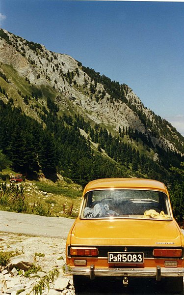 File:Bulgarian Moskvich ,near Chalet Vihren, Bansko. c 1997 (3103474254).jpg