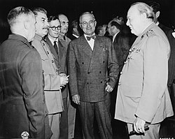 Bundesarchiv Bild 183-29645-0001, Potsdamer Konferenz, Stalin, Truman, Churchill