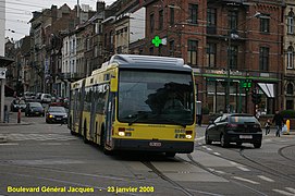 Van Hool AG300 sur la ligne 71.