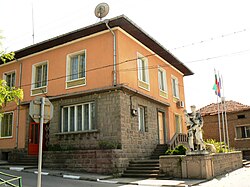 Сградата на кметството в Бяга