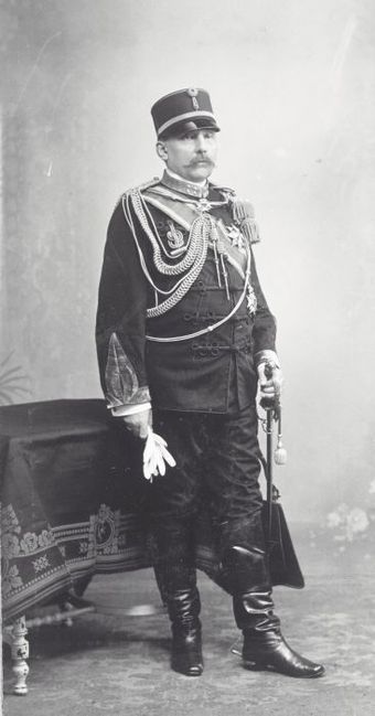 Governor-General J. B. van Heutsz ordered the Governor of Sulawesi to capture Tiku because of a loss of face the guerrilla caused.