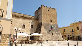Castello De Falconibus Pulsano.jpg