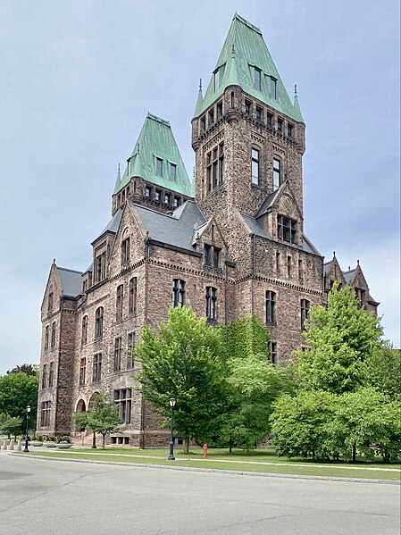 File:Central Wing, Old Buffalo State Hospital, Richardson Olmsted Complex, Forest, Buffalo, NY - 52595082322.jpg