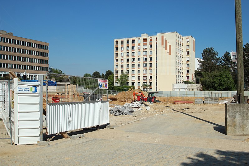 File:Chantier du nouveau centre-ville aux Ulis le 9 mai 2017 - 2.jpg