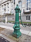 Charlottenburg Witzlebenplatz 1 water pump-002.jpg