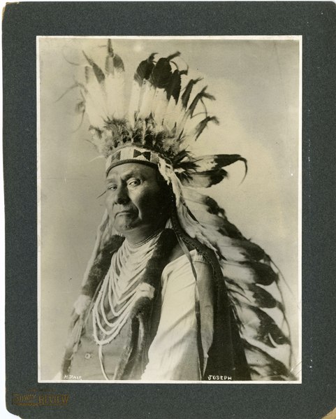 File:Chief Joseph of the Nez Perce in Long Feathered Headdress (6ce10fe7abd04f0d97ac1739da7dba35).tif