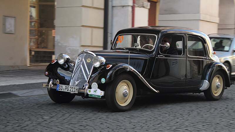 File:Citroen 11 CV, 2013 Oldtimer Bohemia Rally.JPG