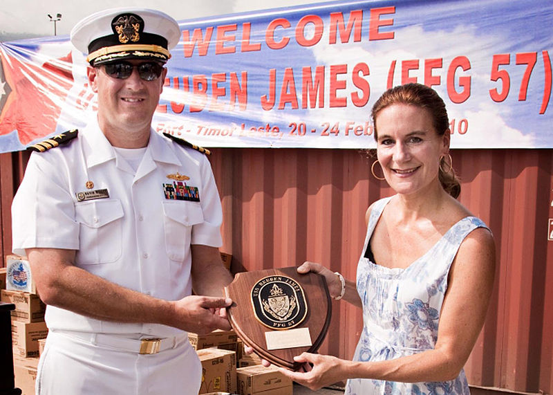 File:Cmdr. David Miller and Kirsty Sword Gusmão on the USS Reuben James.jpg