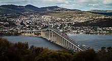 Tasman Bridge Connection to the east - panoramio.jpg