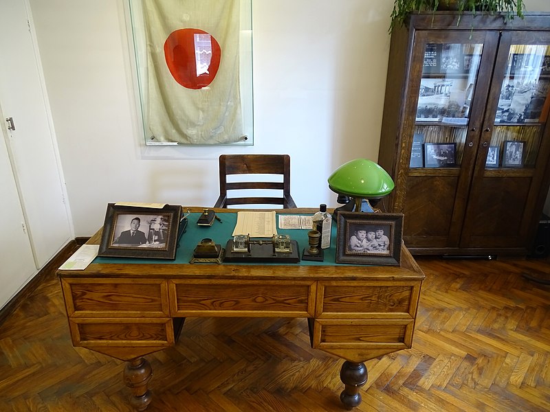 File:Consular Office with Original Consular Flag - Chiune Sugihara House.jpg