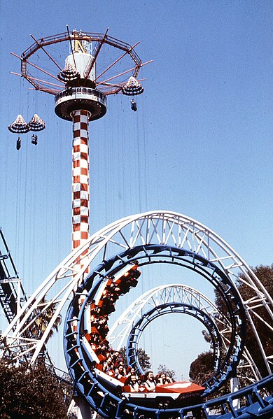 File:Corkscrew and Sky Jump, Knott's Berry Farm, circa 1980.jpg