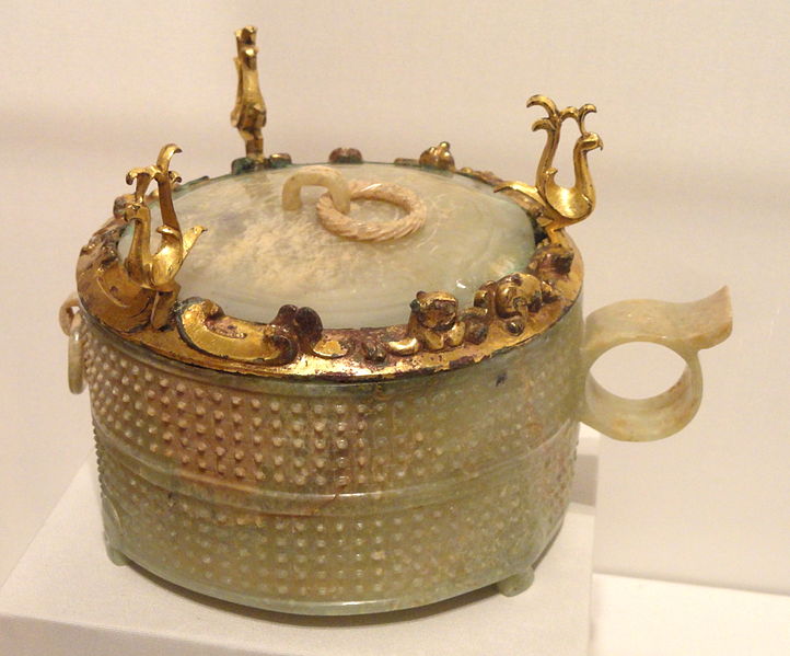 File:Covered Jade Cup with Gilt Bronze Fitting, 2nd - 1st century BC, Western Han period, China - Sackler Museum - DSC02596.JPG