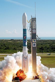 O foguete levando Swift para a plataforma de lançamento.