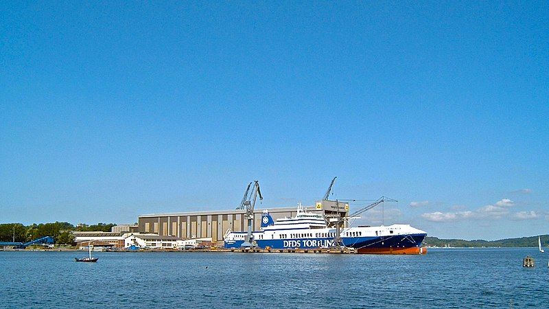 File:Die Flensburger Werft FSG mbH - panoramio.jpg